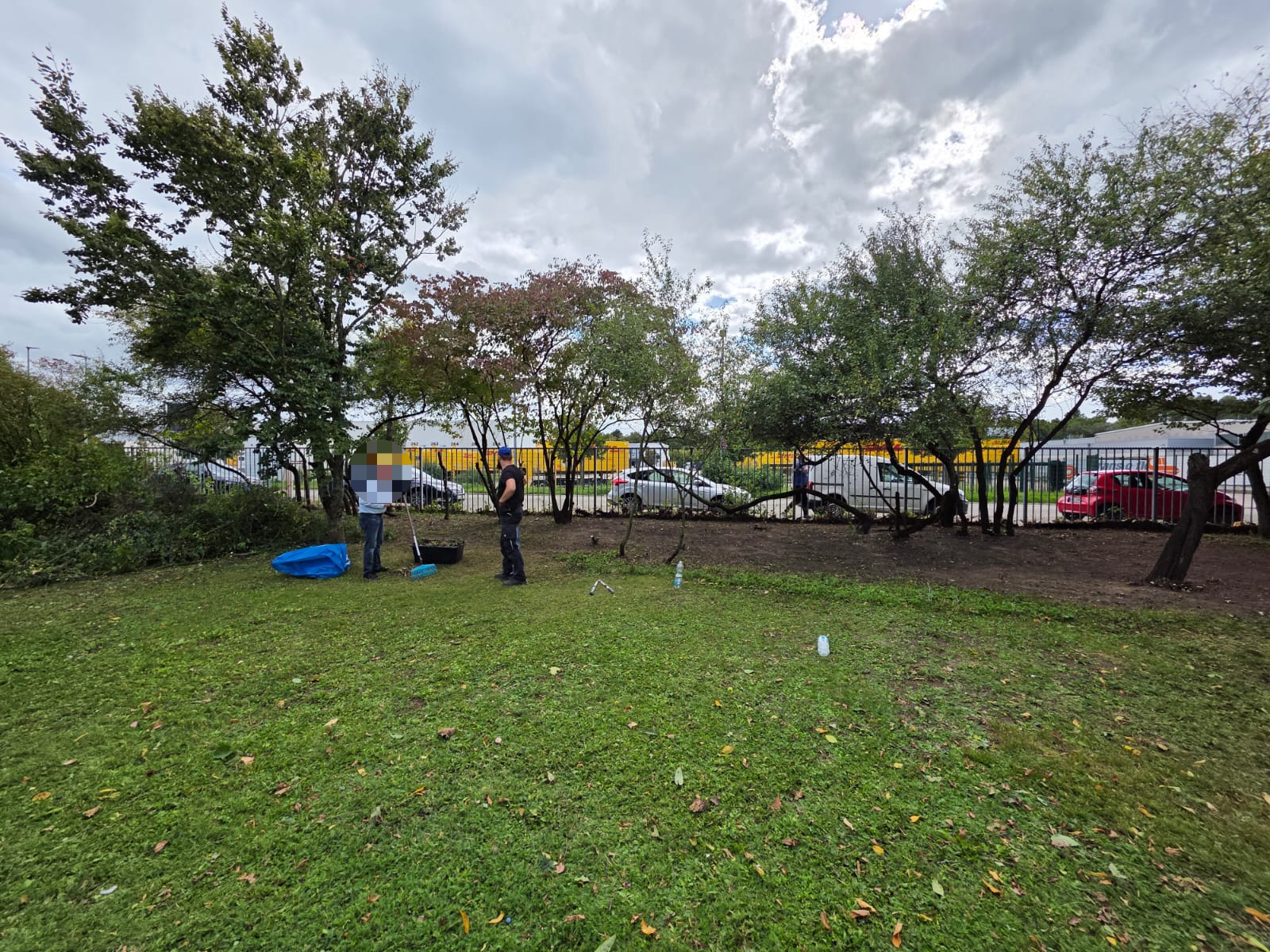 Nachher Bild 3 – Zaun sichtbar, alles aufgeräumt